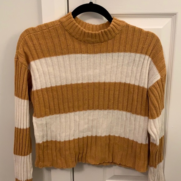 American Eagle XS Sweater - Picture 2 of 2